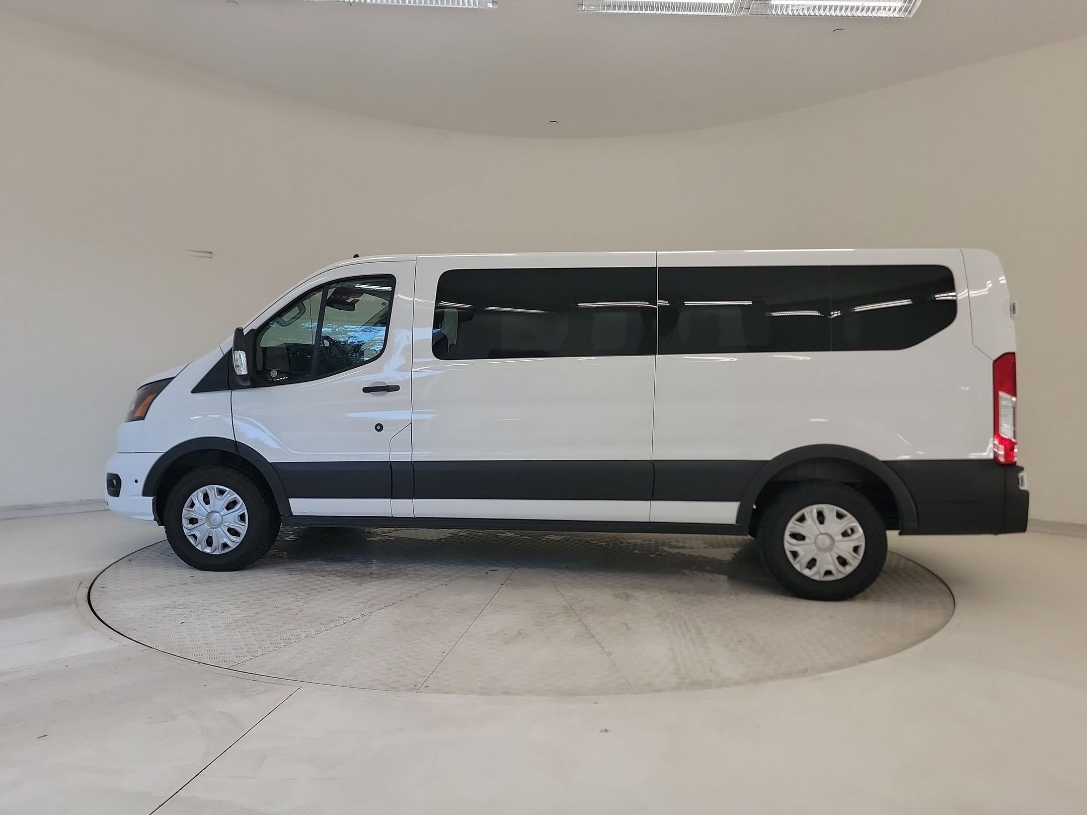 ford transit passenger van 2025 1FBAX2YG1SKA06379 image ford transit passenger van 2025 1FBAX2YG1SKA06379 image